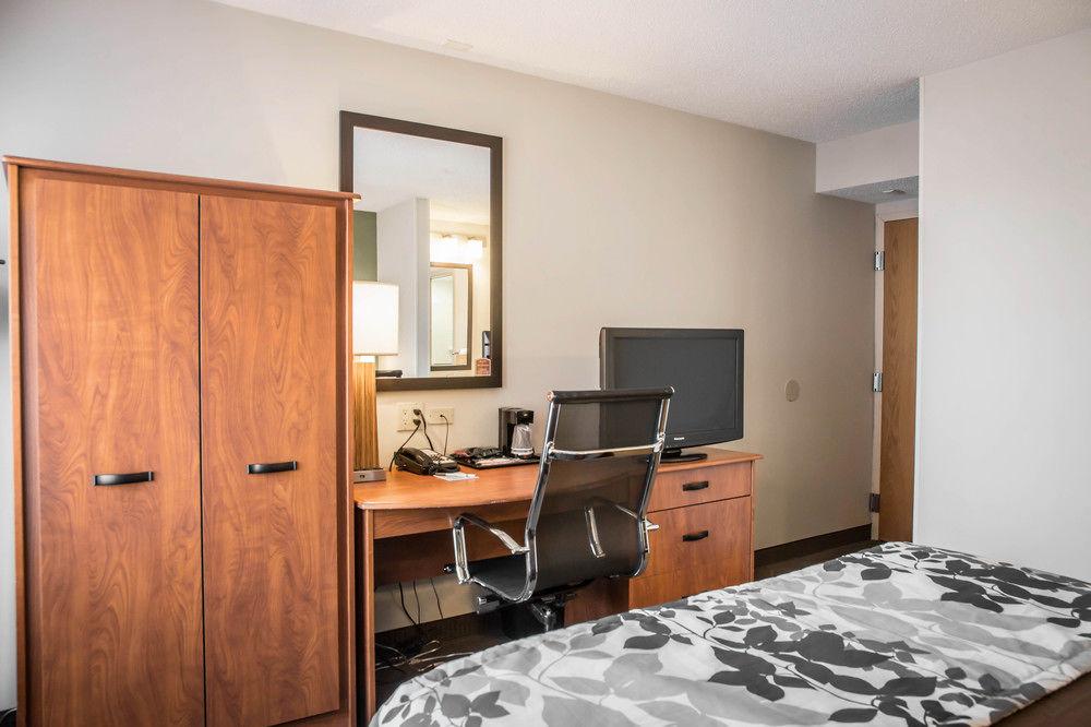 Sleep Inn Midway Airport Bedford Park Bagian luar foto