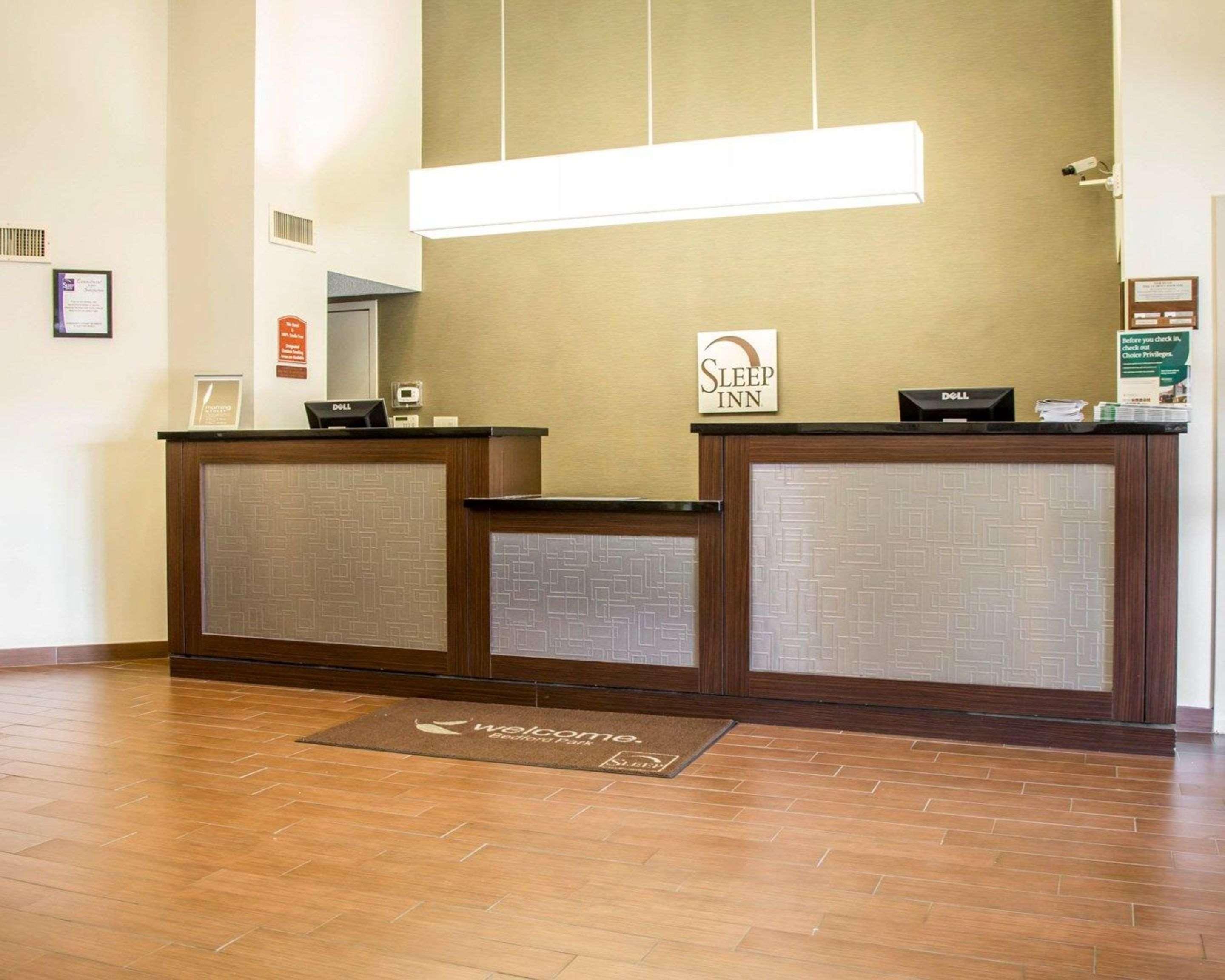 Sleep Inn Midway Airport Bedford Park Bagian luar foto